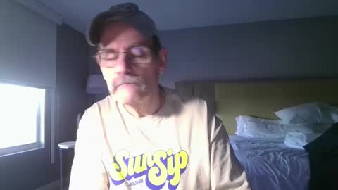 Snapshot of raylene4u2 chatting on December 8, 1:25 pm Ray online show from December 8, 1:25 pm