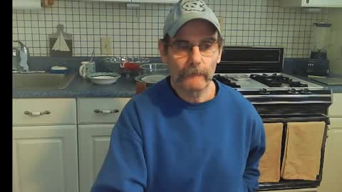 Snapshot of raylene4u2 chatting on January 12, 2:19 pm Ray online show from January 12, 2:19 pm