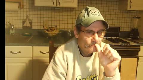 Snapshot of raylene4u2 chatting on January 24, 11:48 am Ray online show from January 24, 11:48 am