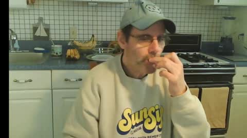 Snapshot of raylene4u2 chatting on January 25, 2:25 pm Ray online show from January 25, 2:25 pm
