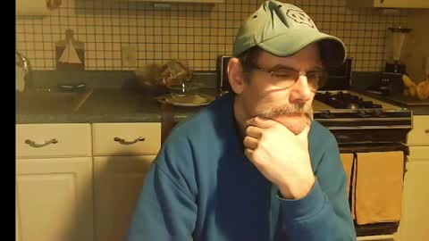 Snapshot of raylene4u2 chatting on February 12, 7:23 am Ray online show from February 12, 7:23 am