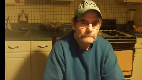 Snapshot of raylene4u2 chatting on February 13, 9:41 am Ray online show from February 13, 9:41 am