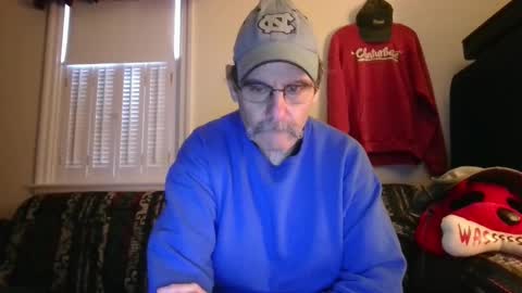 Snapshot of raylene4u2 chatting on February 13, 12:43 pm Ray online show from February 13, 12:43 pm