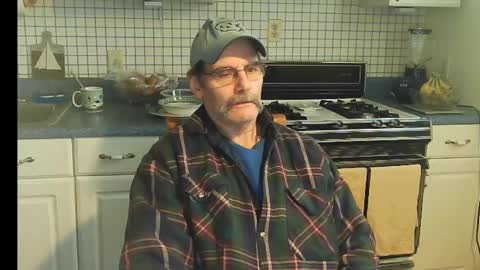 Snapshot of raylene4u2 chatting on February 19, 2:01 pm Ray online show from February 19, 2:01 pm