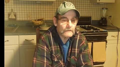 Snapshot of raylene4u2 chatting on February 24, 6:16 am Ray online show from February 24, 6:16 am