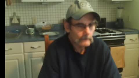 Snapshot of raylene4u2 chatting on March 1, 8:42 pm Ray online show from March 1, 8:42 pm