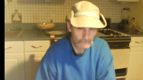 Snapshot of raylene4u2 chatting on November 11, 9:53 am Ray online show from November 11, 9:53 am