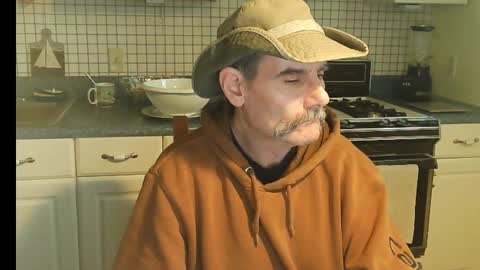 Snapshot of raylene4u2 chatting on November 25, 6:41 pm Ray online show from November 25, 6:41 pm