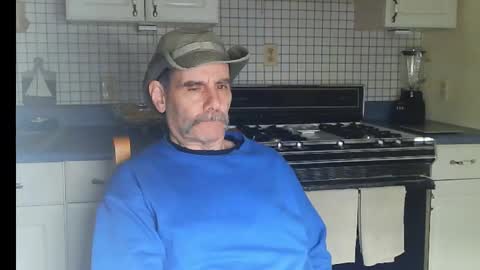 Snapshot of raylene4u2 chatting on November 30, 9:41 pm Ray online show from November 30, 9:41 pm