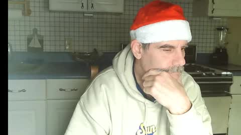 Snapshot of raylene4u2 chatting on December 17, 7:58 am Ray online show from December 17, 7:58 am