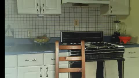 Snapshot of raylene4u2 chatting on January 8, 10:50 am Ray online show from January 8, 10:50 am