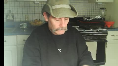 Snapshot of raylene4u2 chatting on January 10, 8:32 pm Ray online show from January 10, 8:32 pm