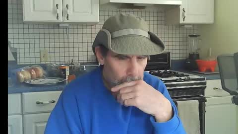 Snapshot of raylene4u2 chatting on February 1, 7:56 pm Ray online show from February 1, 7:56 pm