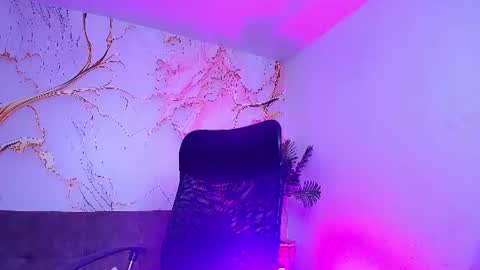 raylin_escobar online show from June 17, 1:08 am