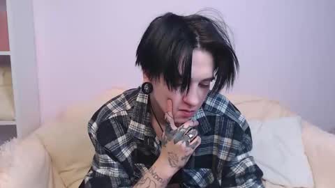 Snapshot of raytaylorr chatting on February 3, 6:40 am Ray online show from February 3, 6:40 am