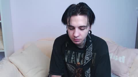 Snapshot of raytaylorr chatting on February 10, 5:44 am Ray online show from February 10, 5:44 am