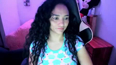 Snapshot of rayza_mature_ chatting on April 12, 4:34 pm Danna online show from April 12, 4:34 pm
