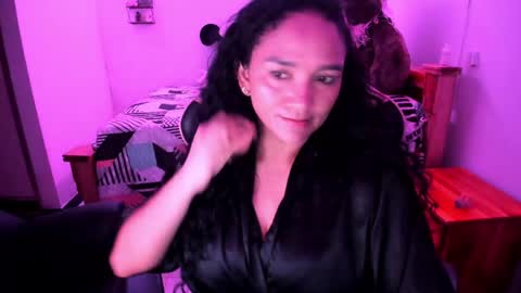 Snapshot of rayza_mature_ chatting on May 12, 3:09 pm Danna online show from May 12, 3:09 pm