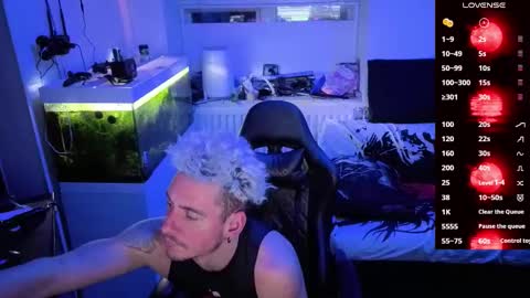 Rayzel online show from March 1, 10:01 pm