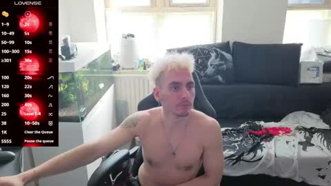 Rayzel White online show from April 26, 9:07 am