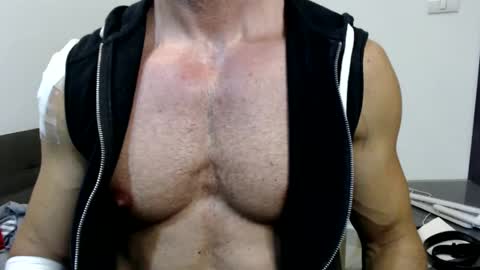 razorramon13 online show from January 28, 3:35 pm