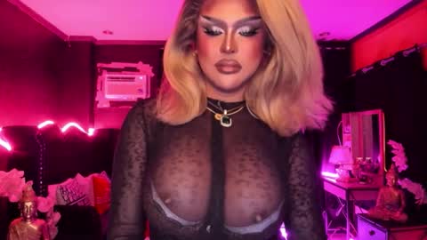 Snapshot of real_dom_phuta chatting on October 15, 1:17 am Miss Katrina De Futah Goddess of HELL online show from October 15, 1:17 am