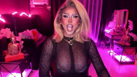 Snapshot of real_dom_phuta chatting on November 3, 11:04 pm Miss Katrina De Futah Goddess of HELL online show from November 3, 11:04 pm