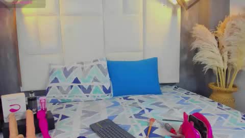 Snapshot of realbadbxtch chatting on October 7, 5:54 pm Cattleya Exposito online show from October 7, 5:54 pm