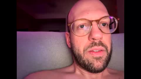 HugeSecret online show from May 9, 2:39 am