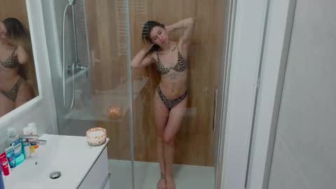 Snapshot of reallove_x chatting on March 27, 1:44 pm Leo Luna online show from March 27, 1:44 pm