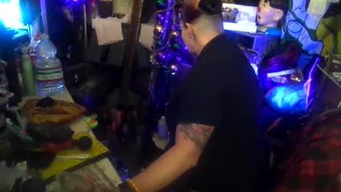 Snapshot of reallyredrum69th chatting on February 25, 3:38 am reallyredrum69th online show from February 25, 3:38 am