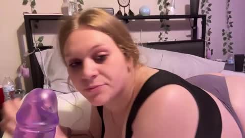 Snapshot of realpurp_ chatting on January 14, 11:27 pm Preston Stella online show from January 14, 11:27 pm