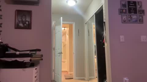 Snapshot of realpurp_ chatting on February 5, 8:21 am Preston Stella online show from February 5, 8:21 am