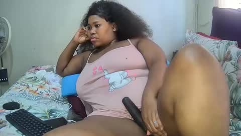 Snapshot of realsweetheart chatting on April 13, 7:36 am REAL1SWEETHEART online show from April 13, 7:36 am