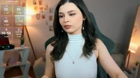 Snapshot of rebbekkakowalski chatting on March 25, 4:07 am Syndney online show from March 25, 4:07 am