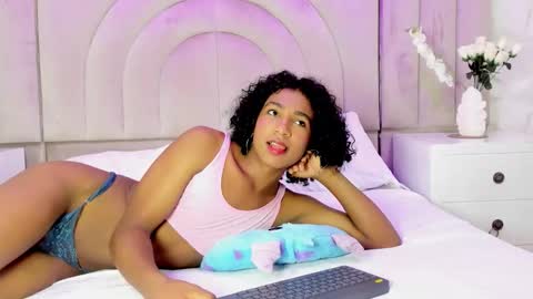 Rebeca online show from December 18, 11:49 am