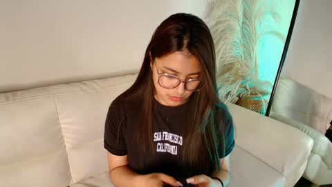 Snapshot of rebeca_williams_ chatting on February 5, 2:29 am Rebeca Williams online show from February 5, 2:29 am