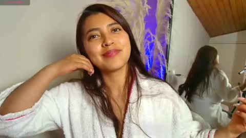 Snapshot of rebeca_williams_ chatting on February 10, 5:03 am Rebeca Williams online show from February 10, 5:03 am