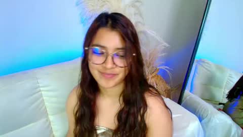 Snapshot of rebeca_williams_ chatting on February 22, 3:23 am Rebeca Williams online show from February 22, 3:23 am