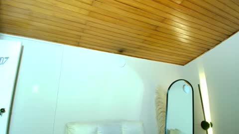 Snapshot of rebeca_williams_ chatting on February 27, 4:31 am Rebeca Williams online show from February 27, 4:31 am