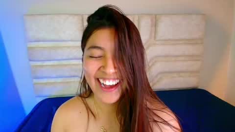 Snapshot of rebeca_williams_ chatting on March 4, 12:39 am Rebeca Williams online show from March 4, 12:39 am