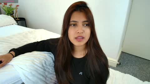 Snapshot of rebeca_williams_ chatting on May 5, 1:30 pm Rebeca Williams online show from May 5, 1:30 pm