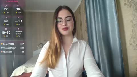 Snapshot of rebecca_ccaa chatting on April 3, 2:15 pm Rebecca online show from April 3, 2:15 pm