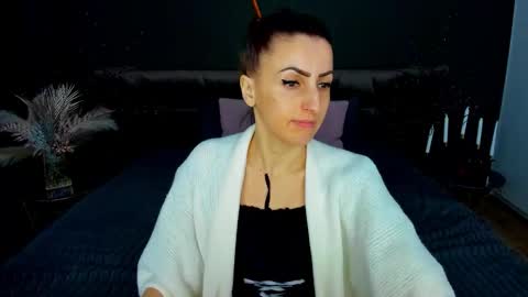 rebecca_diamonds online show from February 10, 7:01 am