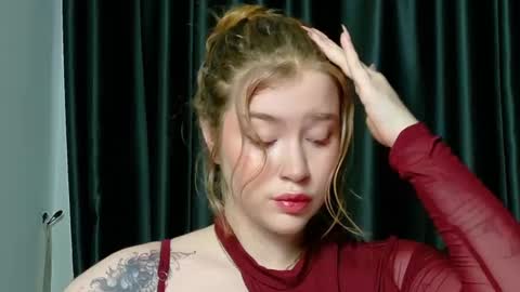 Snapshot of rebecca_lace chatting on September 20, 11:28 pm rebecca_lace online show from September 20, 11:28 pm