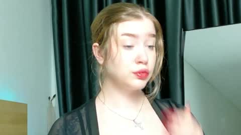 Snapshot of rebecca_lace chatting on October 29, 9:49 pm rebecca_lace online show from October 29, 9:49 pm