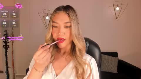 Snapshot of rebeccahudson_ chatting on February 12, 7:20 pm Rebe online show from February 12, 7:20 pm