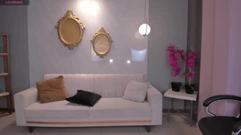 Snapshot of rebeccahudson_ chatting on February 24, 7:56 pm Rebe online show from February 24, 7:56 pm