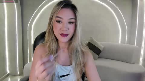 Snapshot of rebeccahudson_ chatting on February 27, 8:20 pm Rebe online show from February 27, 8:20 pm