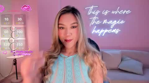 Snapshot of rebeccahudson_ chatting on March 4, 7:53 pm Rebe online show from March 4, 7:53 pm